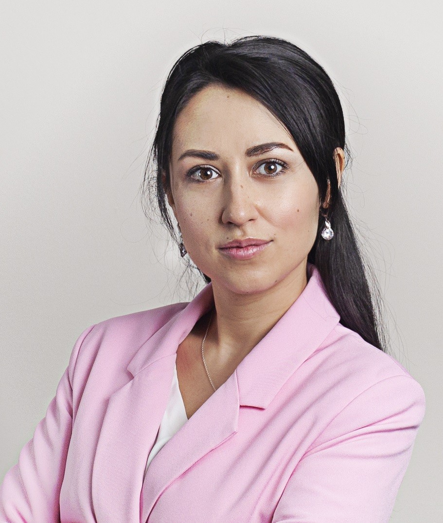 Юлия Петрова